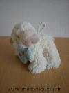 Chien-Noukie-s-Kishoo-ecru-echarpe-bleue-Mini-doudou--a-suspendre-ou-attache-tetine