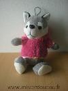 Chien-Roda-Blanc-gris-avec-pull-capuche-rose