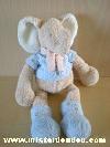 Elephant-Nicotoy-Beige-tshit-et-bottes-bleus-echarpe-rose