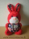 Lapin-Ajena-Peluche-rouge-motifs-pommes-rouges-sur-bleu-marrine