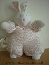 Lapin-Calin-et-bisous-Rose-blanc-fleurs