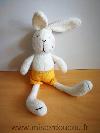 Lapin-Carre-blanc-Blanc-short-jaune-vert