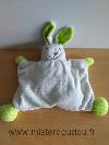 Lapin-Corine-de-farme-Semi-plat-blanc-vert