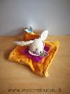 Lapin-Doudou-et-compagnie-Orange-violet-jaune-dessous-martin