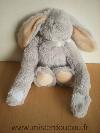 Lapin-La-maison-de-lilo-Mon-toudou-gris-rose-scratch-aux-mains