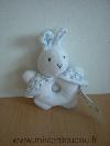 Lapin-Silvertoys-Blanc-cape-motifs-fleurs-bleu-rose