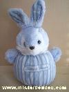 Lapin-Tartine-et-chocolat-Bleu-clair-blanc-raye-yeux-bleus-clairs-Tete-et-mains-en-peluche