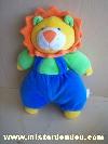 Lion-Luckson-Vert-salopette-bleue-criniere-orange