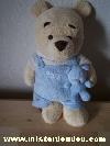 Ours-Disney-Beige-salopette-bleue-Avec-un-petit-ours-accroche-a-la-main-et-brode--pooh--sur-la-salopette