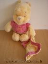 Ours-Disney-Winnie-pull-rose-mouchoir-rose-jaune