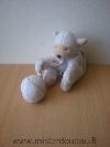 Ours-Doudou-et-compagnie-Ecru-tenant-une-balle-inscrition--mon-premier-doudou-