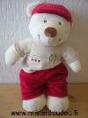 Ours-Vetir-Blanc-tshirt-beige-short-rouge-casquette-rouge--07