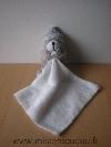 Ours-0-Gris-avec-mouchoir-blanc-Marque-cartoon-club