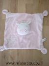 Vache-Emc-Rose-dessus-blanc-a-motifs-dessous-Brode-:-petits-matins-calins